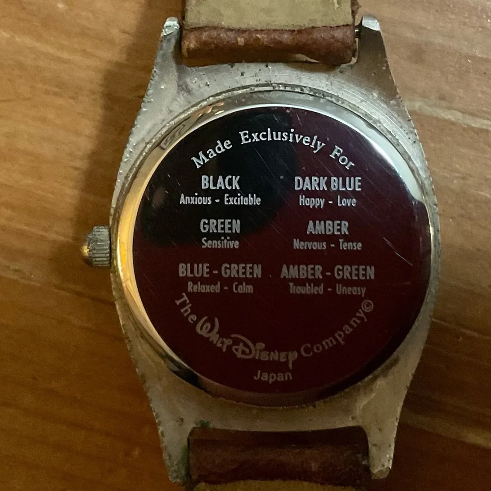 Disney: Winnie the Pooh and friends mood watch and moon ring (size 6 ) in brown